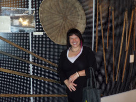 Viviana nel Museo Etnografico di Cheverel (La Salle) (50126 bytes)